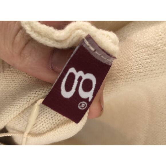 NEW Maggie Lane Women's Ivory Knit Poncho Sweater Acrylic One Size - Picture 3 of 6